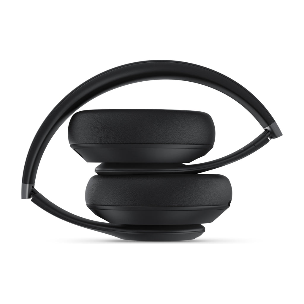 Beats Studio Pro in Black